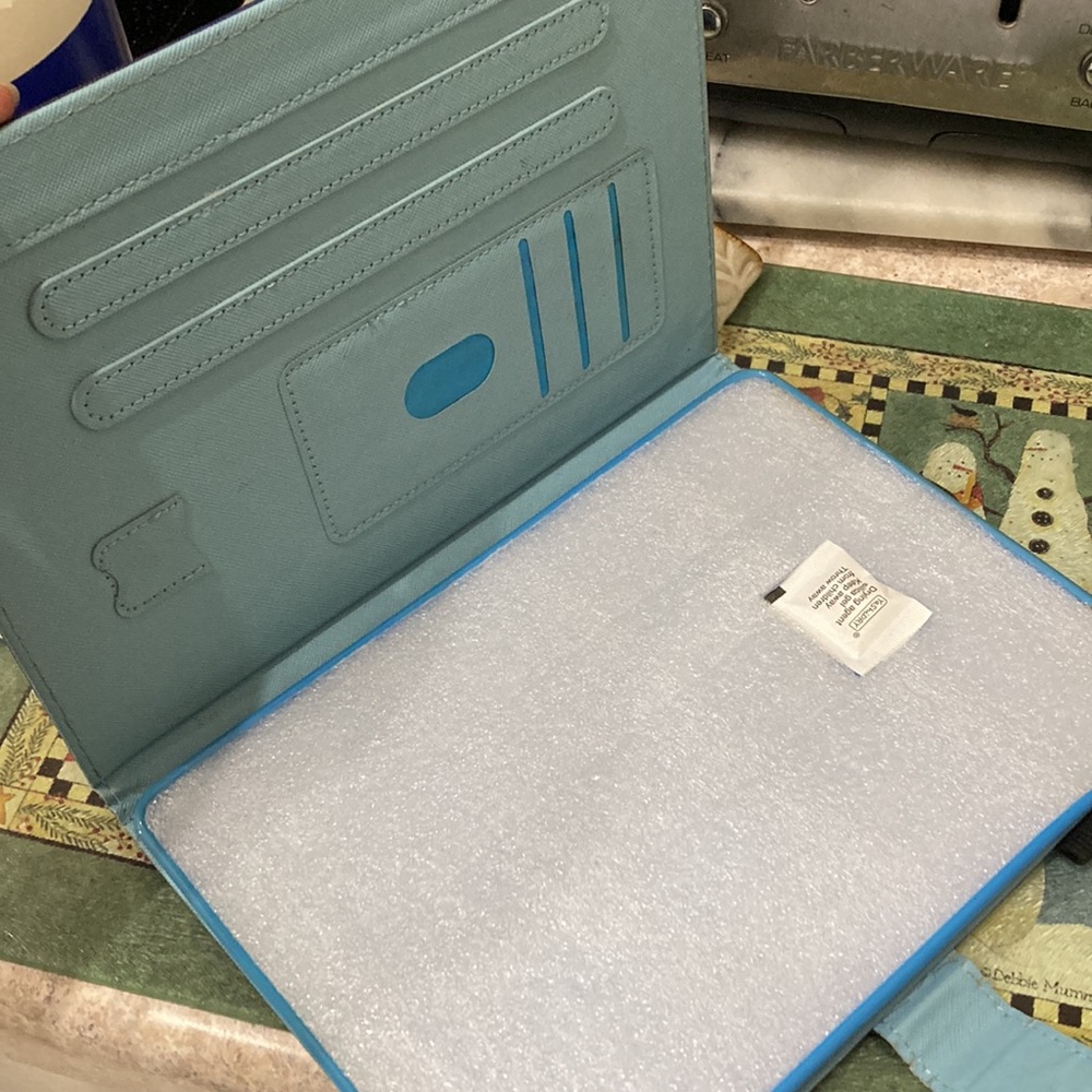 iPad case - Picture 2 of 2